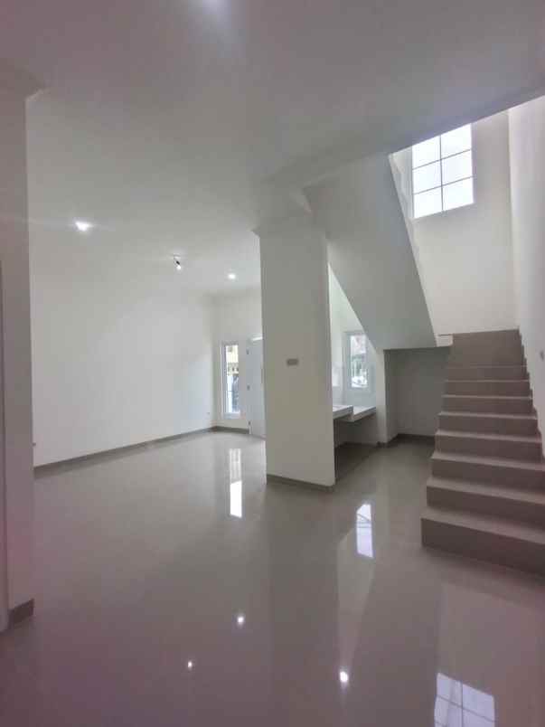 dijual rumah baru hook pondok kelapa jakarta timur