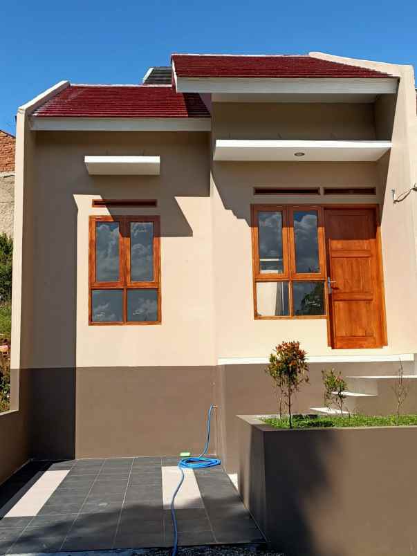 dijual rumah baru komp sariwangi asri minimalis shm