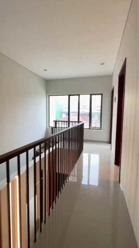 dijual rumah baru posisi hook daerah antapani