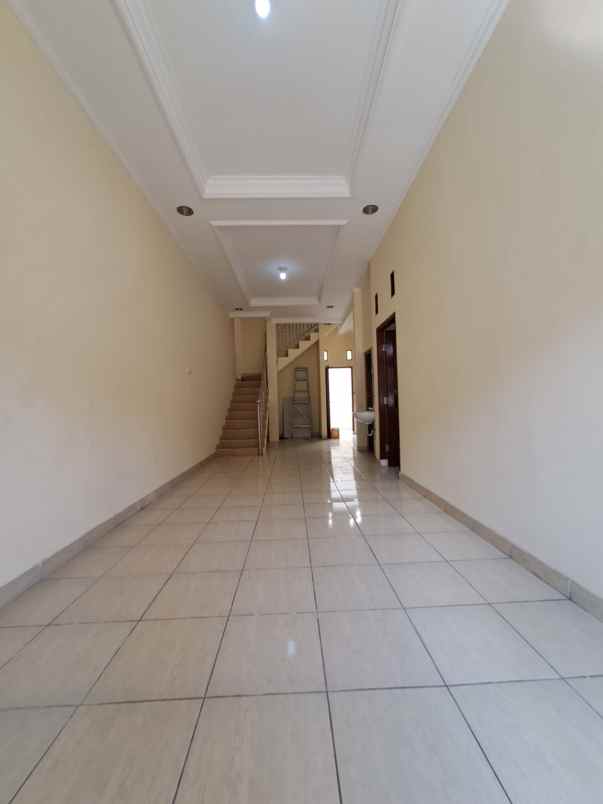 dijual rumah beji timur