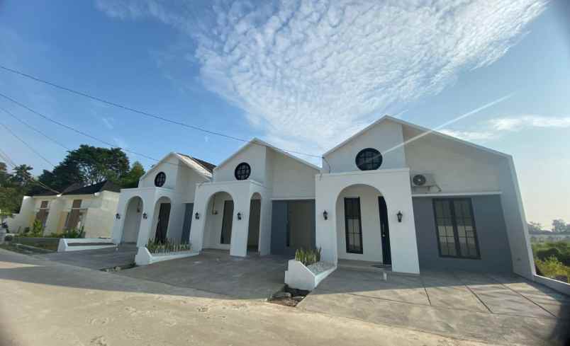 dijual rumah bengle