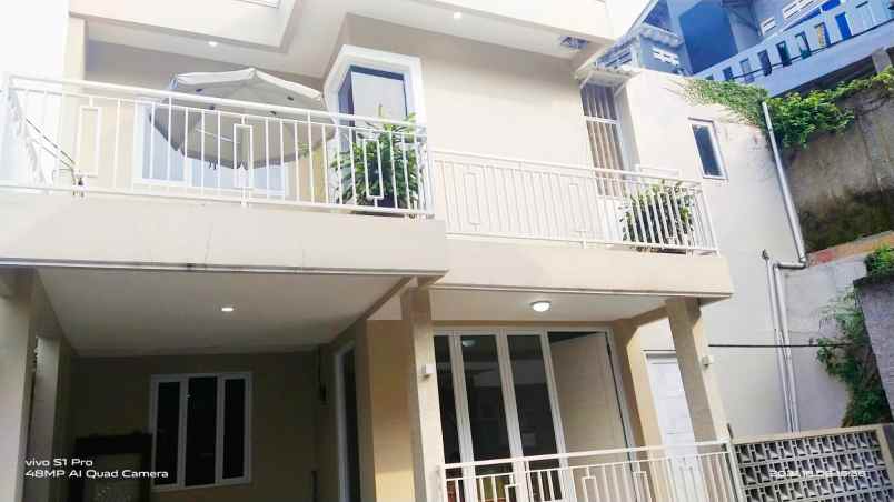 dijual rumah bintaro