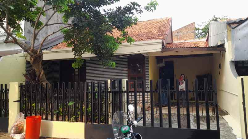 dijual rumah bintaro tengah