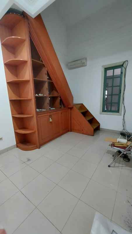 dijual rumah bukit gading mediterania