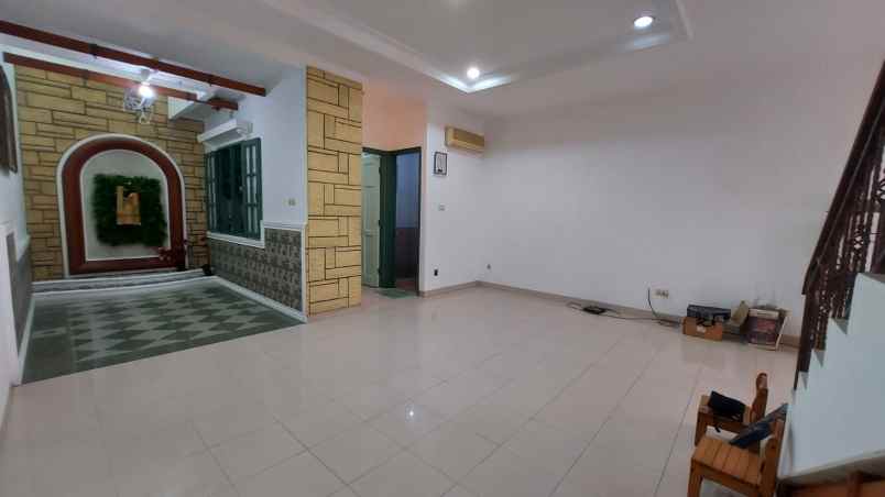 dijual rumah bukit gading mediterania