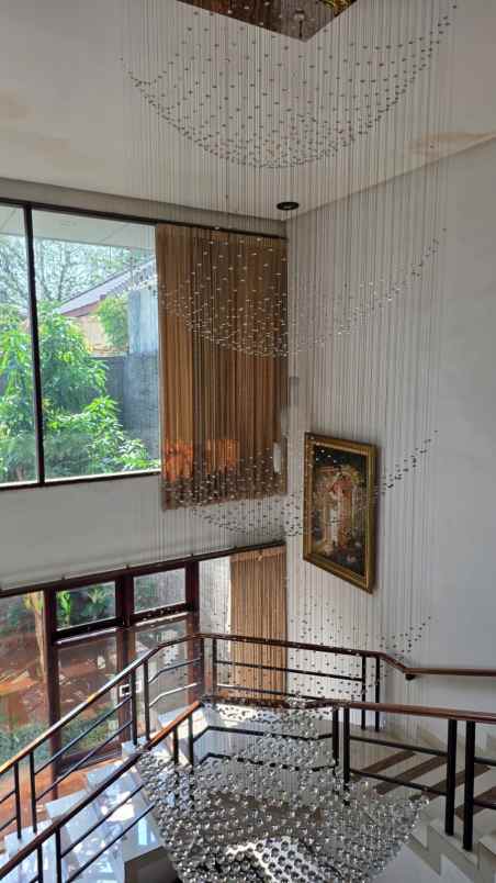 dijual rumah bukit gading villa