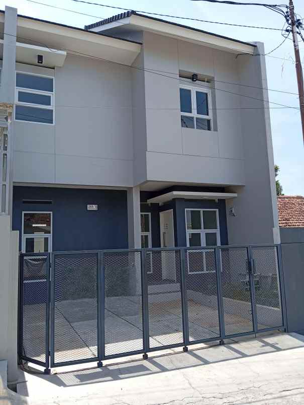 dijual rumah cibaligo cihanjuang