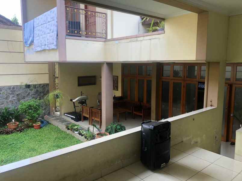 dijual rumah cigadung selatan i 20