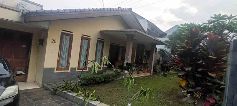 dijual rumah cigadung selatan i 20