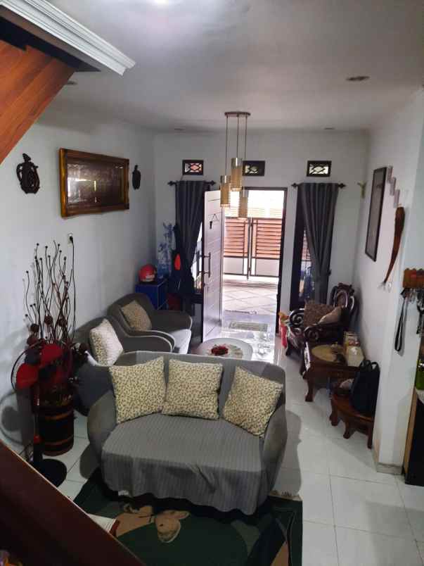 dijual rumah ciganitri