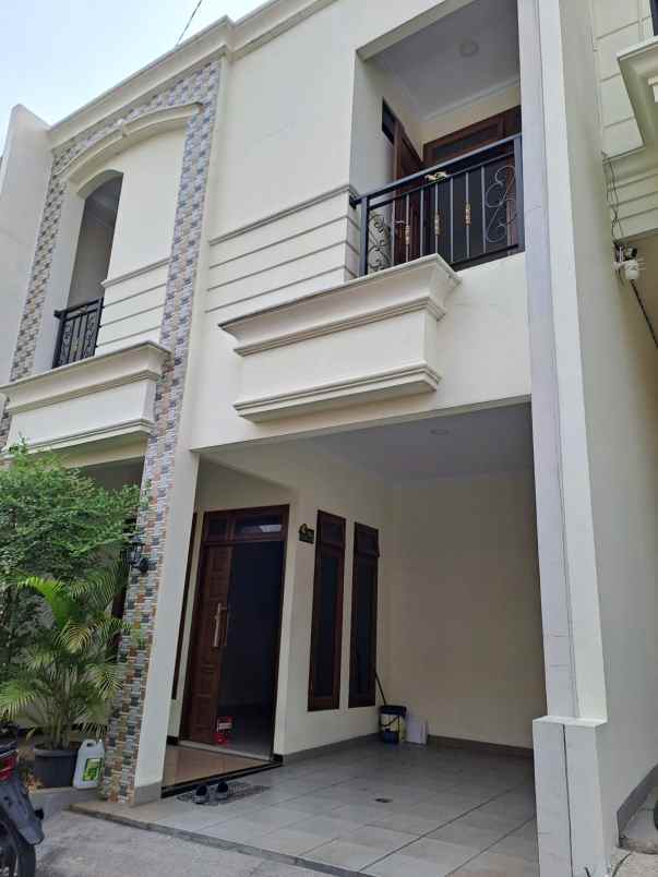 dijual rumah ciganjur