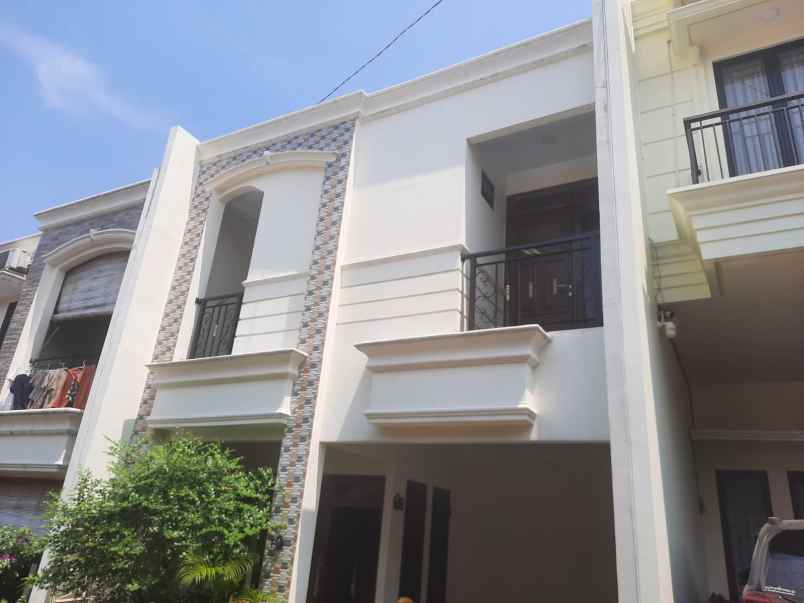 dijual rumah ciganjur