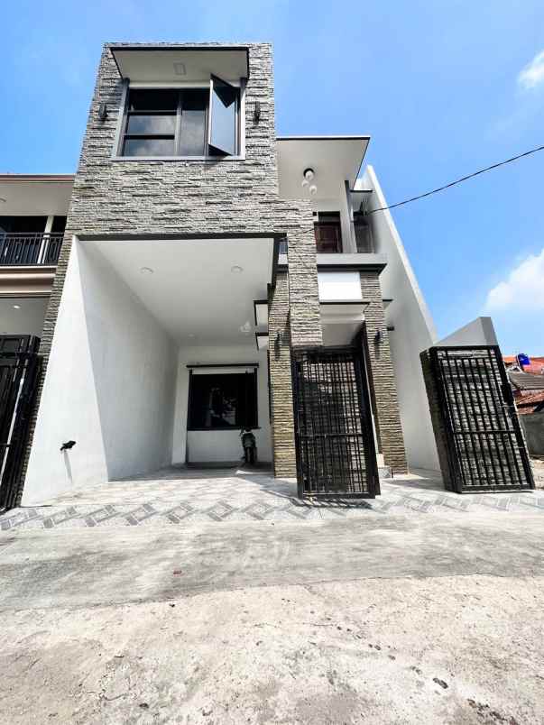 dijual rumah cijantung