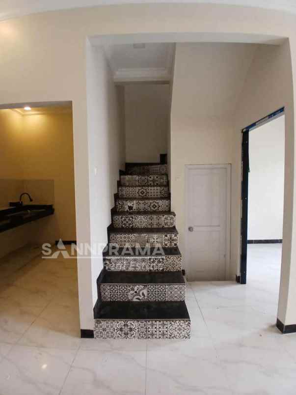 dijual rumah cilodong