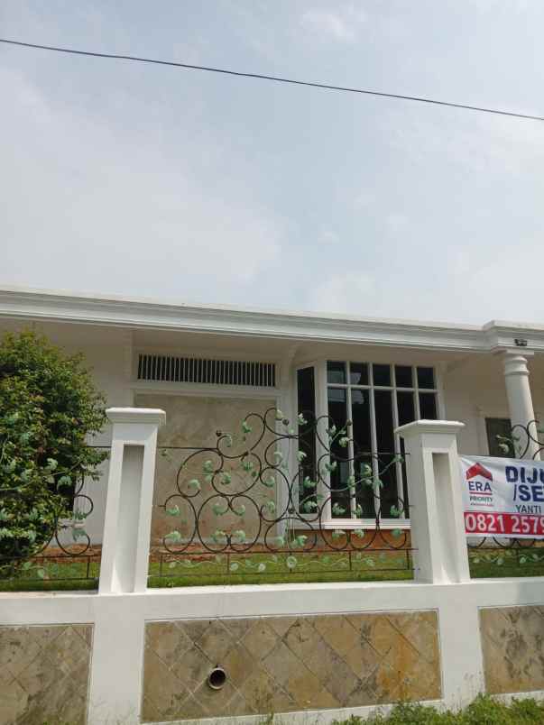 dijual rumah cinere