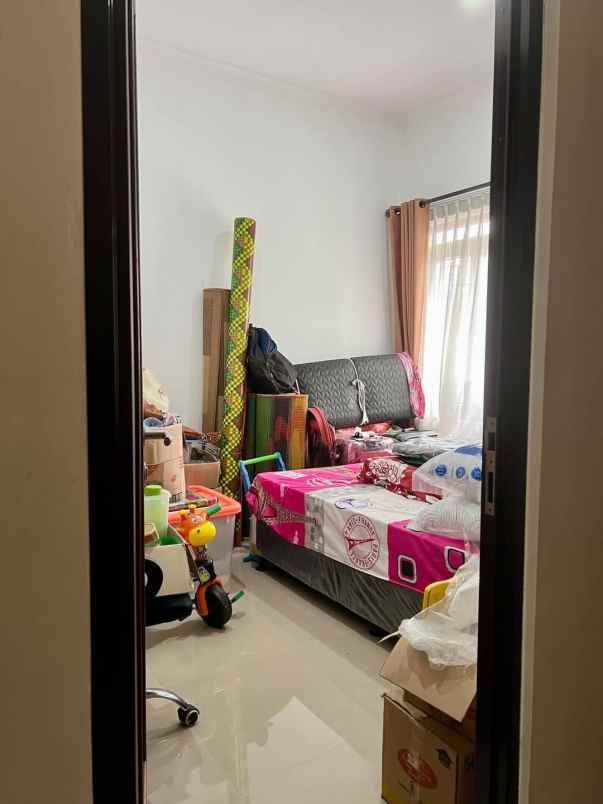 dijual rumah cinere depok