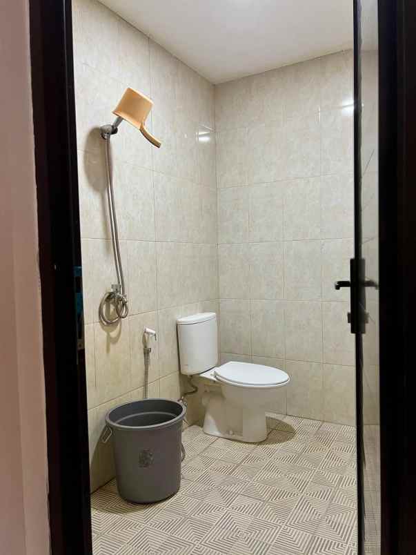 dijual rumah cinere depok