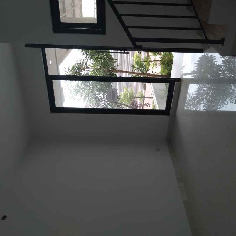 dijual rumah ciracas