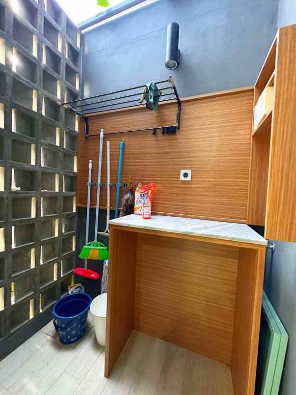 dijual rumah ciracas