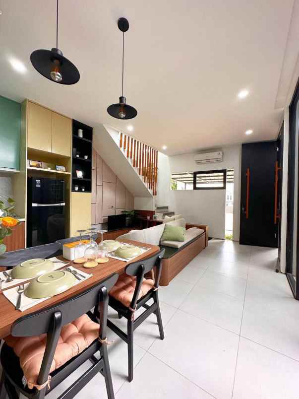 dijual rumah ciracas