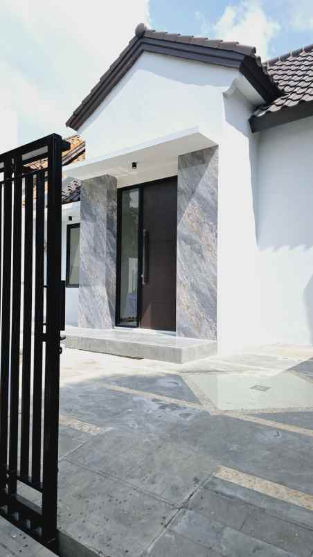 dijual rumah citraland taman puspa raya