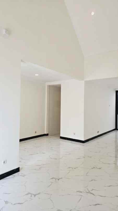 dijual rumah citraland taman puspa raya