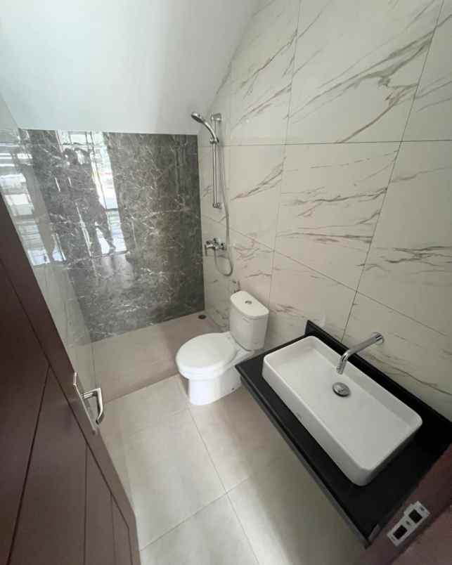 dijual rumah citraland woodland