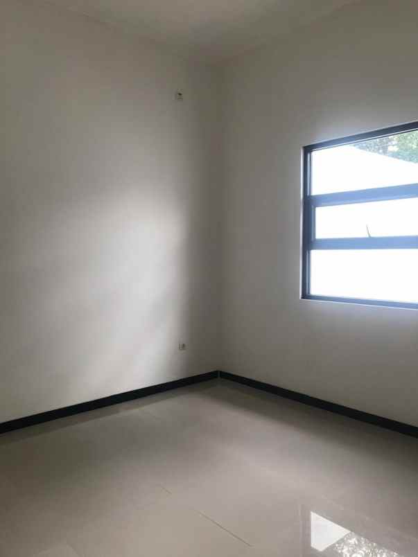 dijual rumah ciwaruga