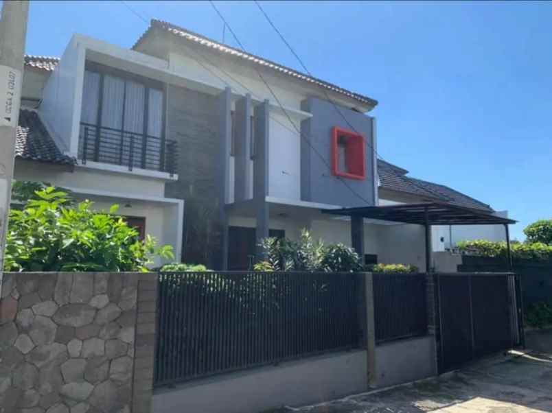 dijual rumah ciwaruga bandung