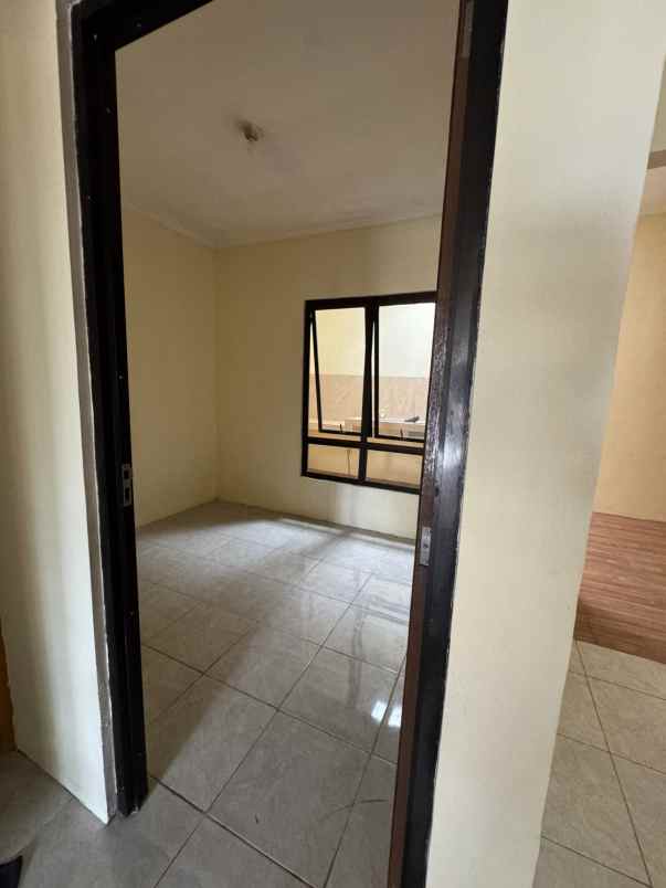 dijual rumah cluster nempel mal