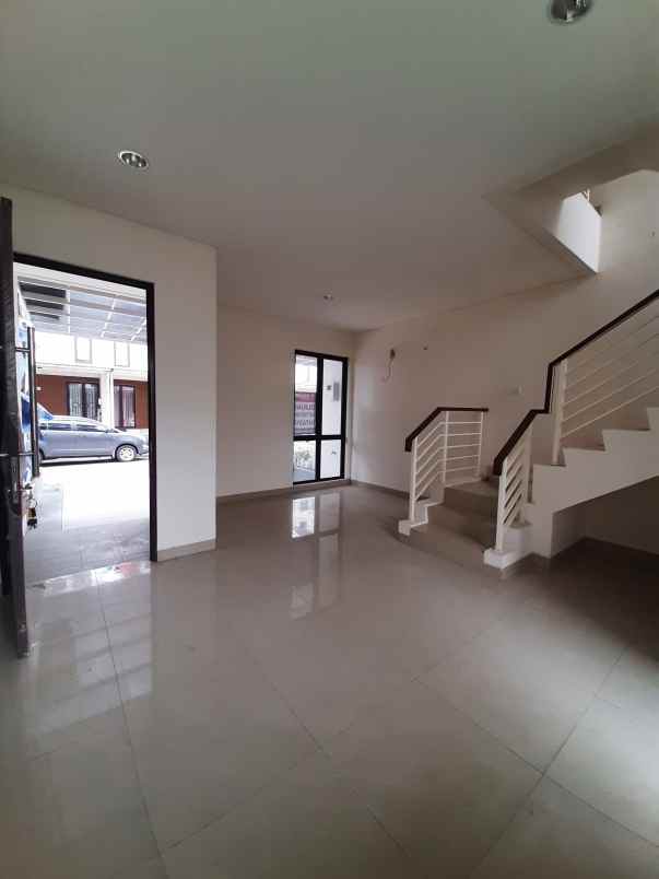 dijual rumah cluster shinano jakarta