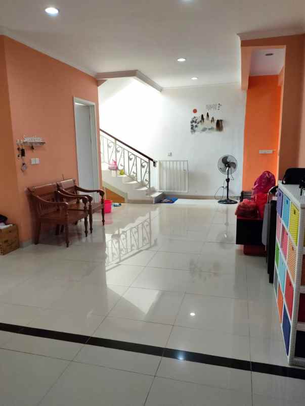 dijual rumah cluster thames jgc jakarta