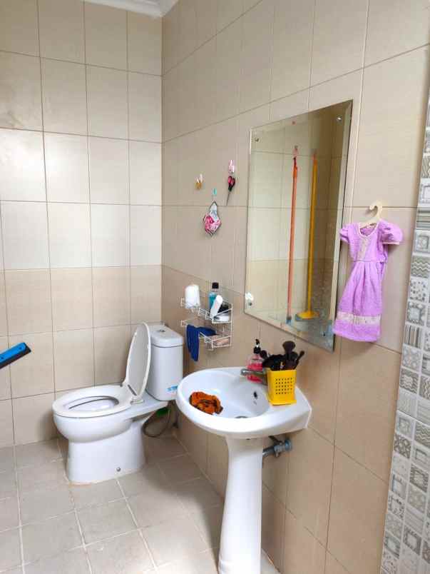 dijual rumah cluster thames jgc jakarta