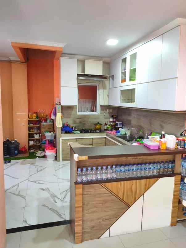 dijual rumah cluster thames jgc jakarta