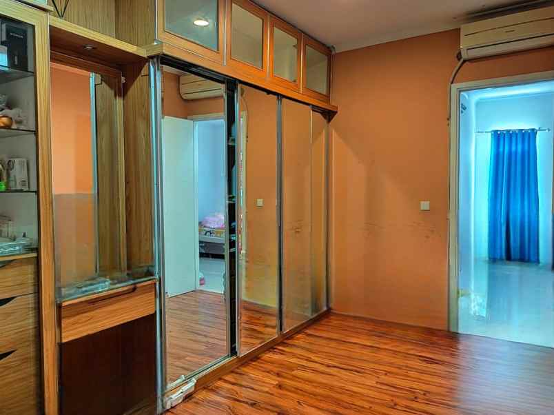 dijual rumah cluster thames jgc jakarta