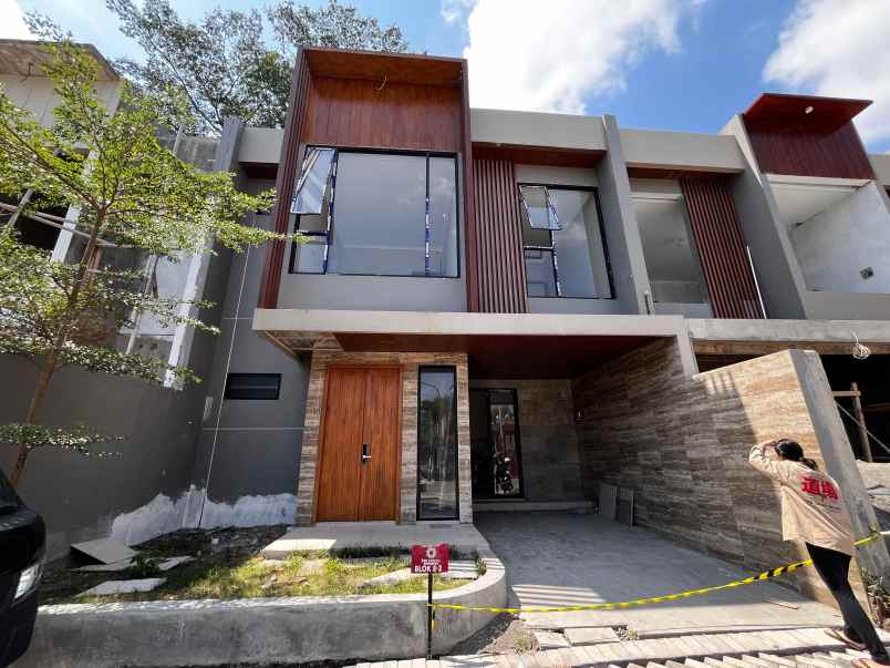 dijual rumah condongcatur depok sleman