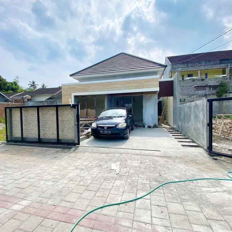 dijual rumah dalam lingkungan cluster