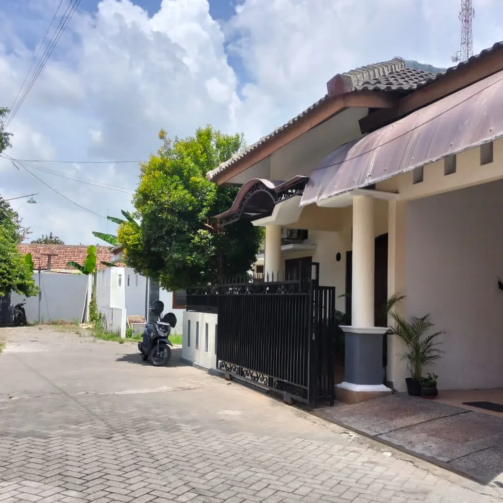 dijual rumah dalam ringroad 1 km rs