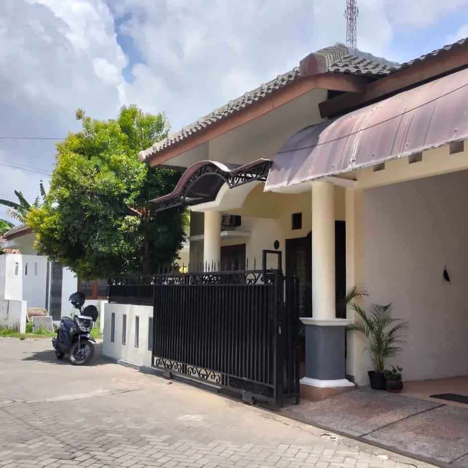 dijual rumah dalam ringroad 1 km rs