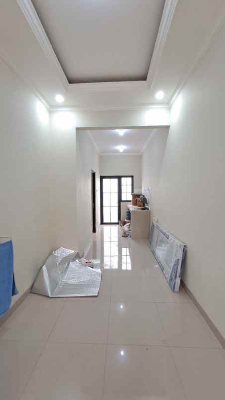 dijual rumah dekat stasiun depok