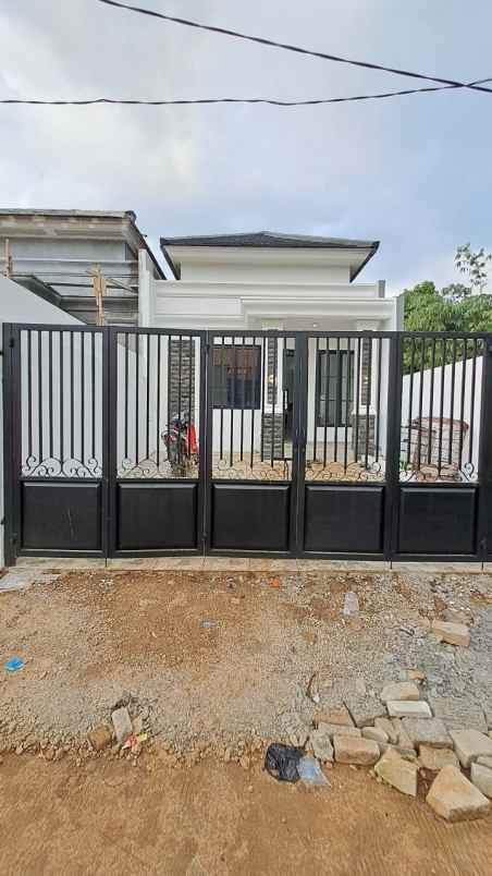 dijual rumah dekat stasiun depok