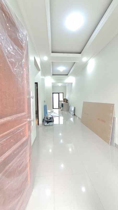 dijual rumah dekat stasiun depok