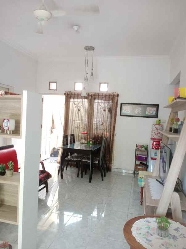 dijual rumah deltasari