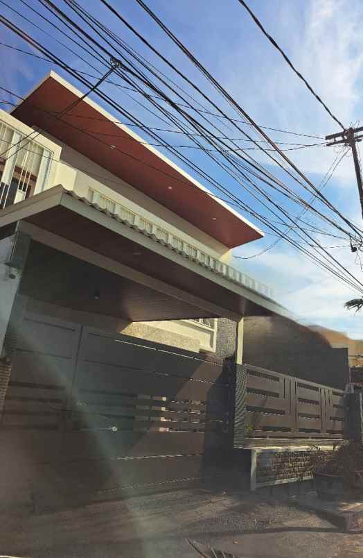 dijual rumah dharmahusada