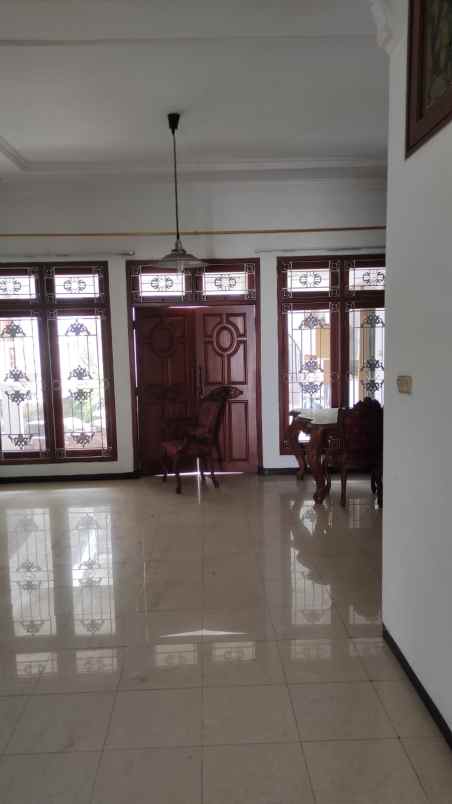 dijual rumah dharmahusada indah tengah