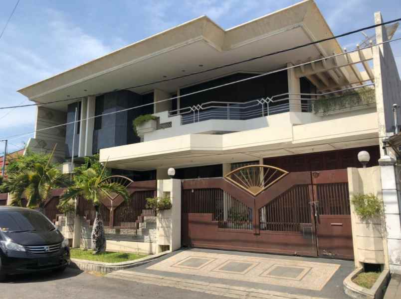 dijual rumah dharmahusada indah timur