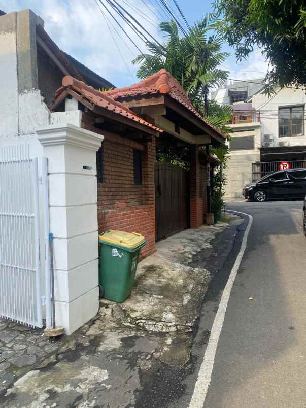 dijual rumah di ciomas iii jakarta selatan