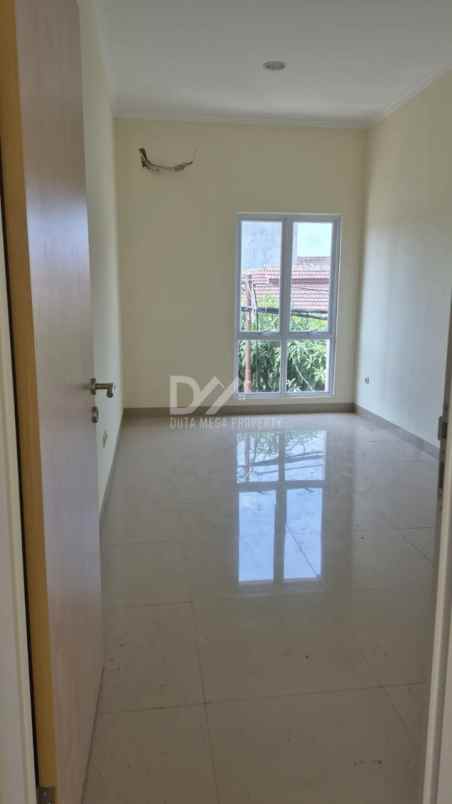 dijual rumah di gading serpong