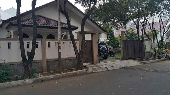 dijual rumah di jl pancoran indah jakarta selatan