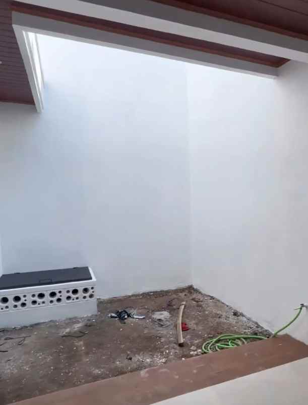 dijual rumah di legenda wisata cibubur bogor